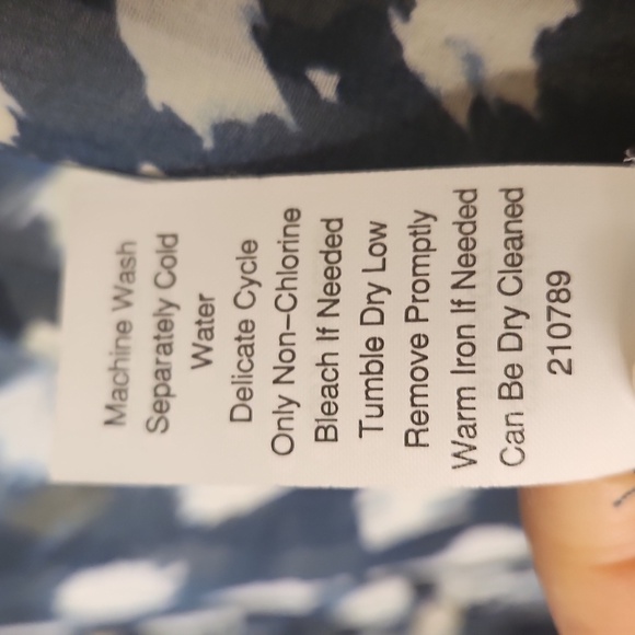 Cabi Women's Blue/White DappledDot Floral Semi Sheer Sleeveless TunicTop Size XS - Picture 11 of 12